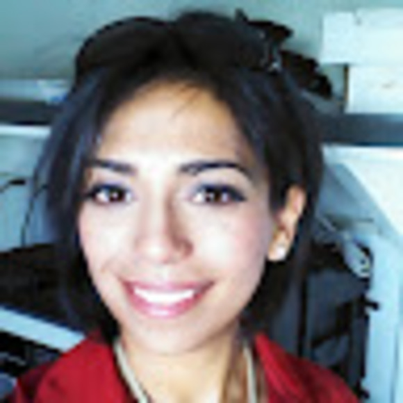 Profile Picture of Nora Paz (@norapaz141) on Poshmark