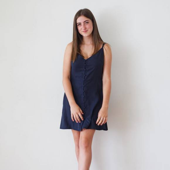 Profile Picture of Holli Niland (@holliniland) on Poshmark