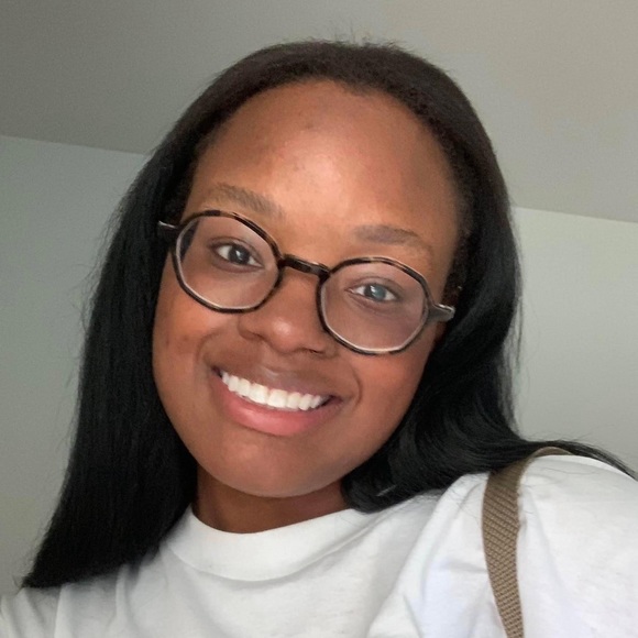 Profile Picture of Jaycha Curtis (@jaychac) on Poshmark