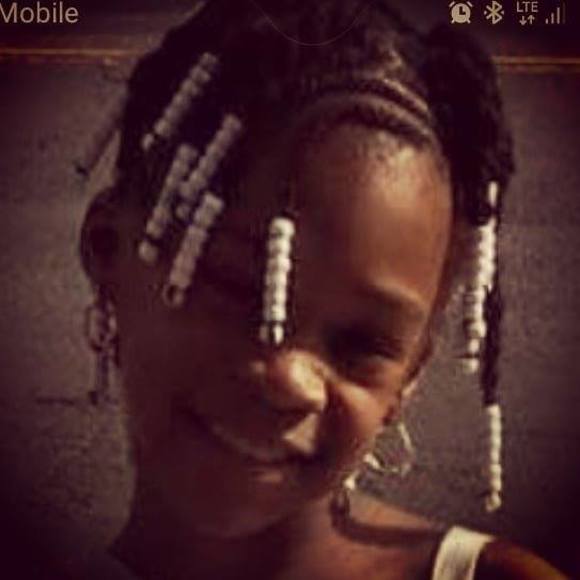 Profile Picture of Breeze Mclean (@breeze218715) on Poshmark