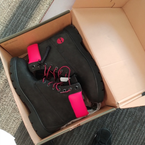 Profile Picture of Samuel Silvas (@sambamfam1991) on Poshmark