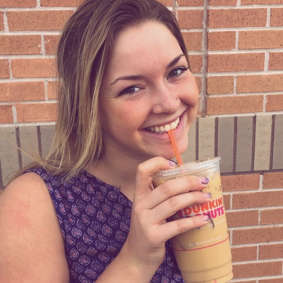 Profile Picture of Alexandra Augustine (@augustineak) on Poshmark