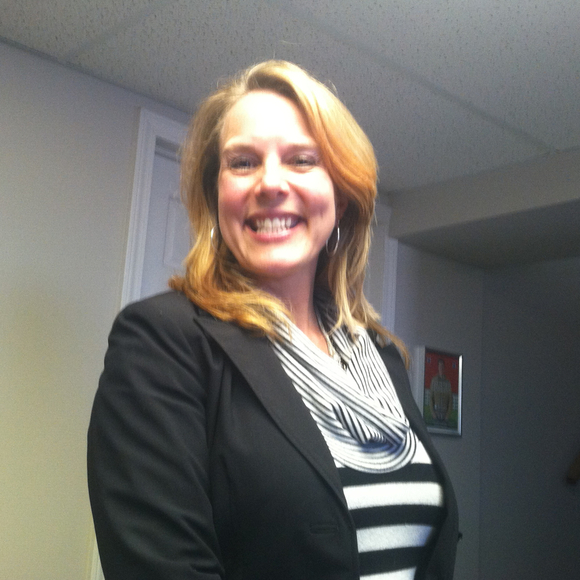 Profile Picture of Nancy Bell (@travelcogirl) on Poshmark