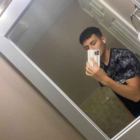 Profile Picture of Joseph nicolas Gonzalez cruz (@gonzalezcruz444) on Poshmark