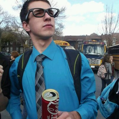 Profile Picture of Christian Gagnon (@lebeaugosse42) on Twitter