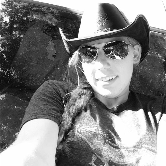 Profile Picture of Sam Lacy (@countryangel20) on Poshmark