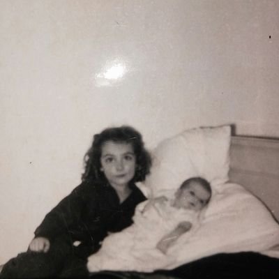 Profile Picture of Penny Barrett (@pekrb) on Twitter