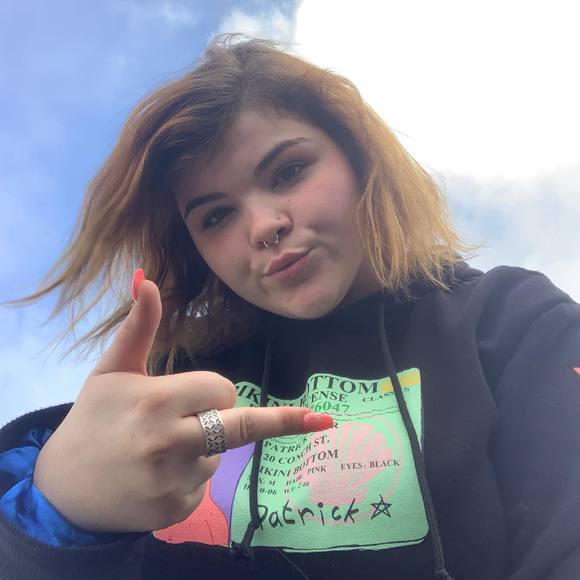 Profile Picture of Jamie Vigeant (@jamievigeant) on Poshmark