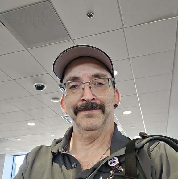 Profile Picture of Michael Sacks (@michaelsacks39a) on Poshmark