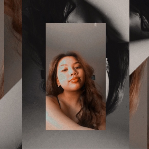 Profile Picture of Vivian Dinh (@vivianddinh) on Poshmark