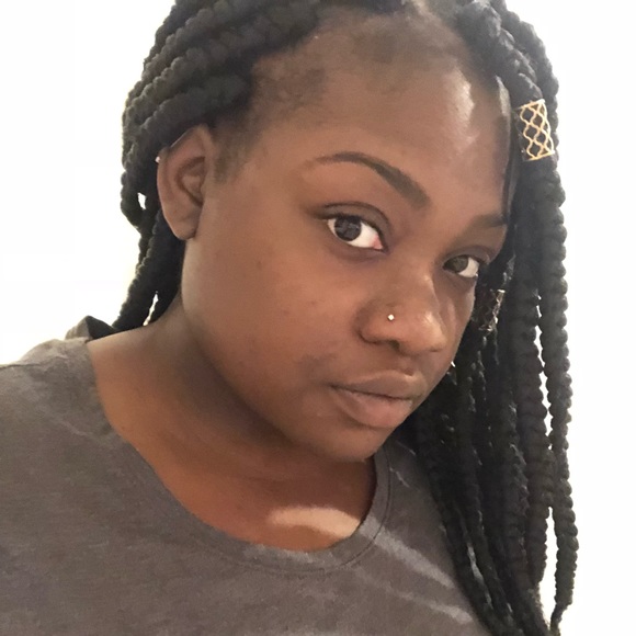 Profile Picture of Tamiya Starks (@tstarks1095) on Poshmark