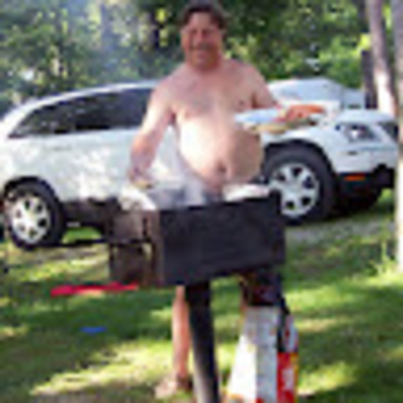 Profile Picture of Robert Wozniak (@robertwozniak55) on Poshmark