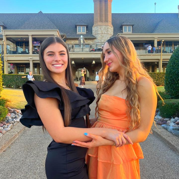 Profile Picture of SAM (@samanthaa.long) on Tiktok