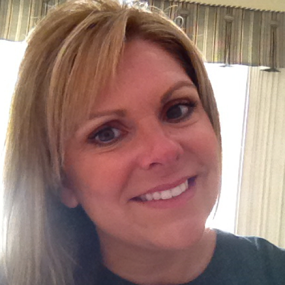 Profile Picture of Terri Sayles (@ttsayles) on Poshmark