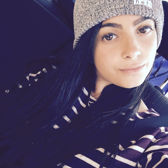 Profile Picture of Angela Confusione (@angelaconfusion) on Poshmark