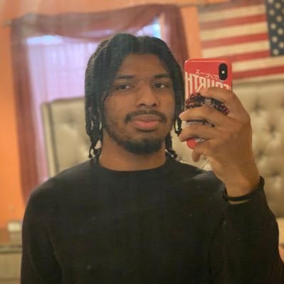 Profile Picture of Nathaniel Earl (@DAT_MAN_E) on Twitter