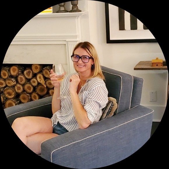 Profile Picture of Amy Zawacki (@amylzawacki) on Poshmark