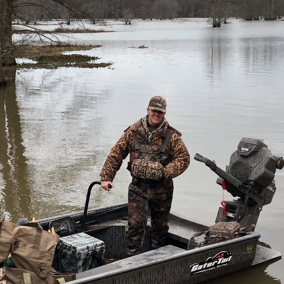 Profile Picture of Ty Tedford (@tylerted) on Poshmark