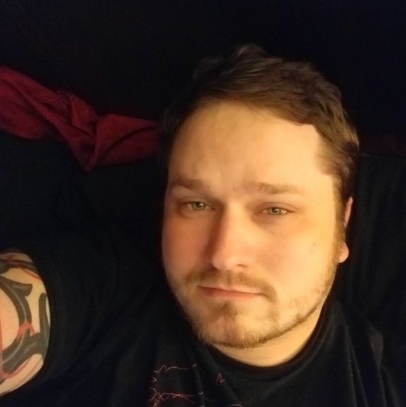 Profile Picture of Richard Wilton (@janit0rx) on Poshmark