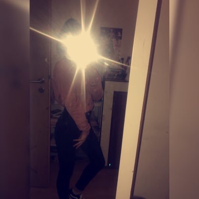 Profile Picture of Hanni Nguyen (@thihanni) on Twitter