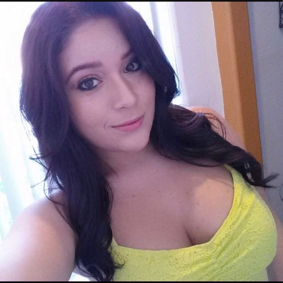 Profile Picture of Mili Chirivella (@milichirivella) on Poshmark