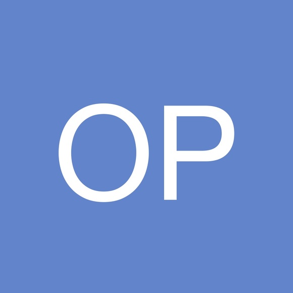 Profile Picture of Oksana Petrovets (@oksanaxo) on Poshmark