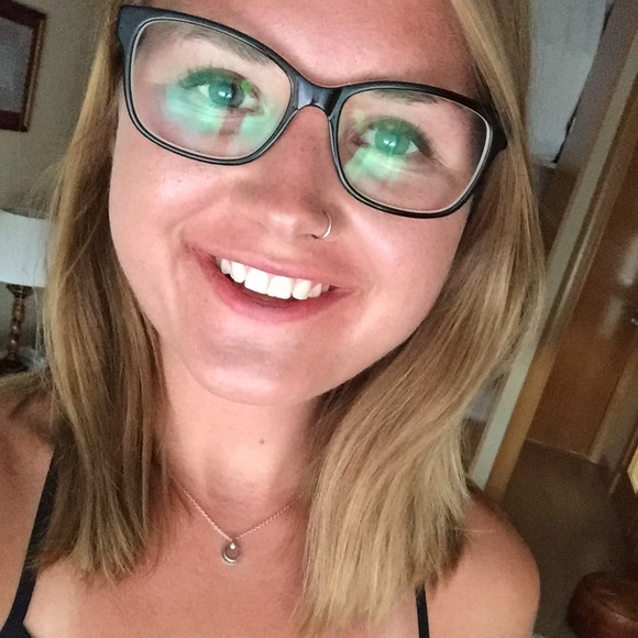 Profile Picture of Taylor Ostrander (@taylorostrander) on Poshmark