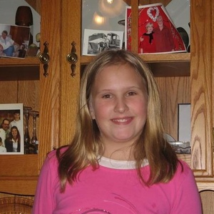 Profile Picture of April Zettel (@aprilzettel) on Myspace