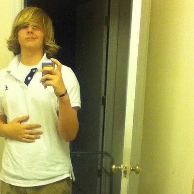 Profile Picture of Nicholas Hutcheson (@Nick_1204_Tgod) on Twitter