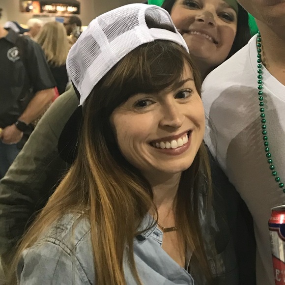 Profile Picture of Bonnie Mcgonnell (@lottiecabot) on Poshmark