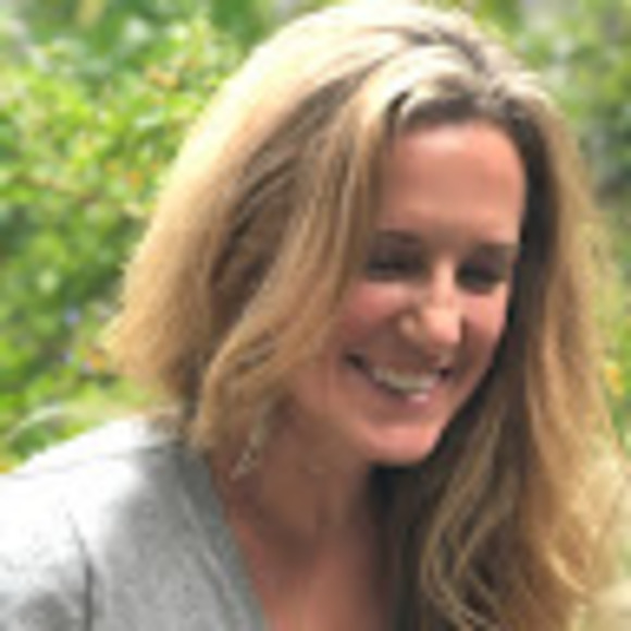 Profile Picture of Danielle Cockerham (@a_warm_abode) on Poshmark