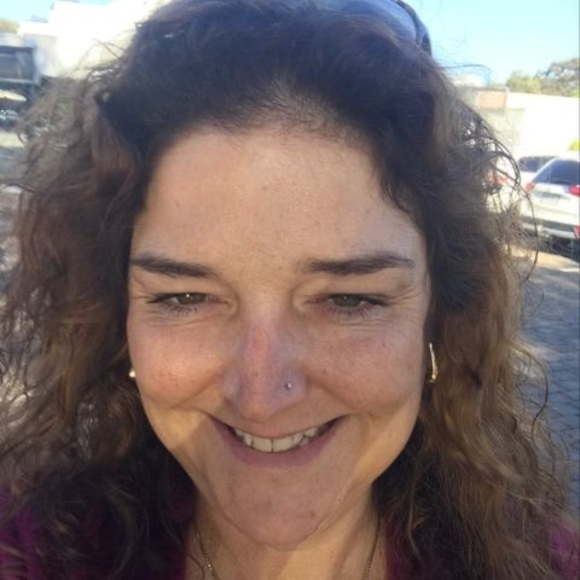 Julie Springett - Poshmark Profile Picture of Julie Springett (@longtalljules) on Poshmark