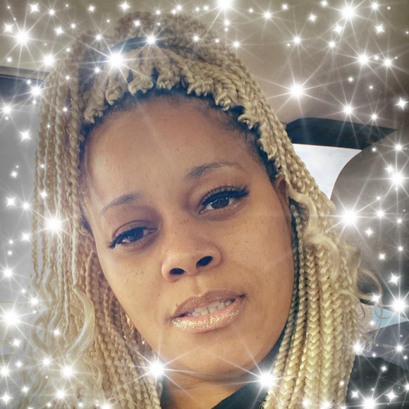 Profile Picture of Annette Leatch (@gceleste5) on Poshmark