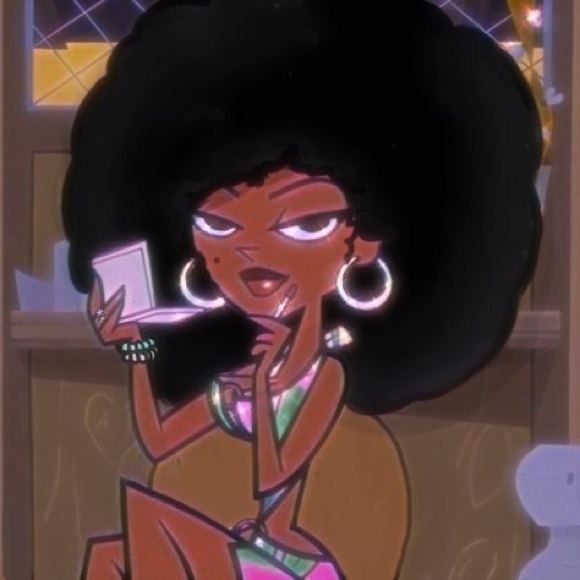 Profile Picture of Aiyisha Britt (@eishbritt) on Poshmark