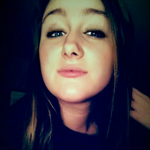 Profile Picture of Hailey Matthews (@hailey19) on Poshmark