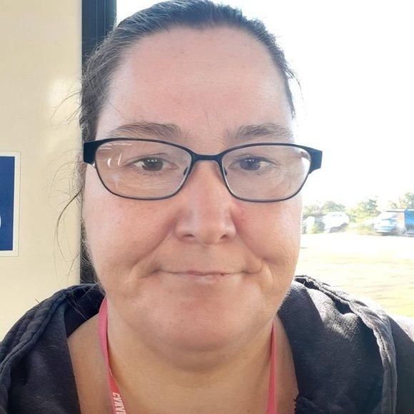 Profile Picture of Lynn Amyotte (@sbdwlf73) on Poshmark