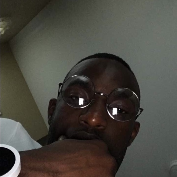 Profile Picture of Javon Roberts (@jaysane) on Poshmark