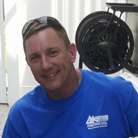 Profile Picture of Andrew Dow (@aj_dow) on Poshmark