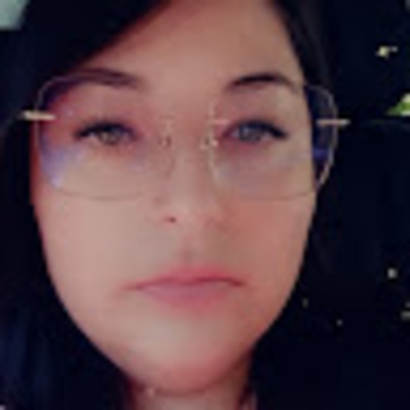 Profile Picture of Kayleigh Berkheiser (@kayleighberk823) on Poshmark