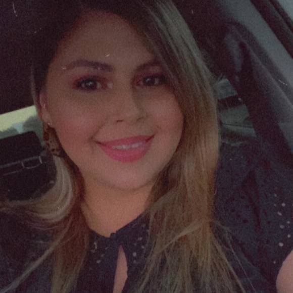 Profile Picture of Karina Velasquez (@lionsfamily) on Poshmark