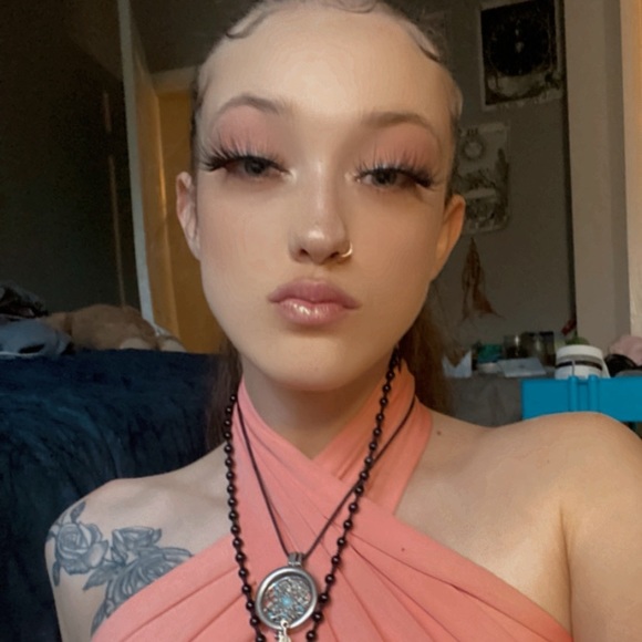 Profile Picture of Allison Long (@babyalli04) on Poshmark