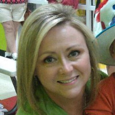 Profile Picture of Lori Dennis (@SweetBling6) on Twitter