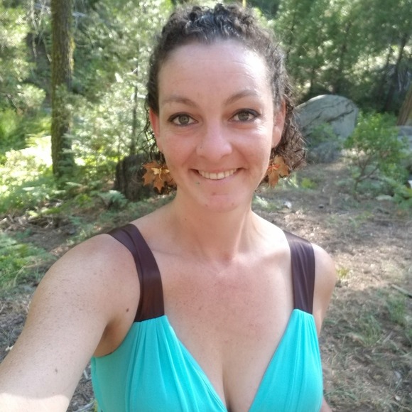 Profile Picture of Rachel Milgrom (@hollowangel0313) on Poshmark