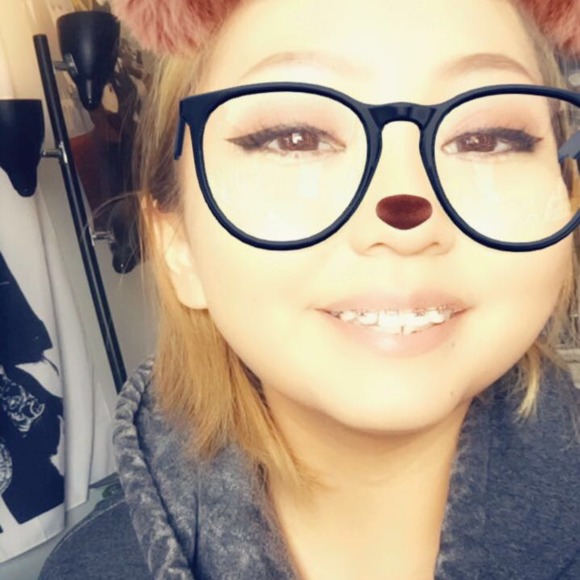 Profile Picture of Mollie Heafy (@mollieheafy) on Poshmark