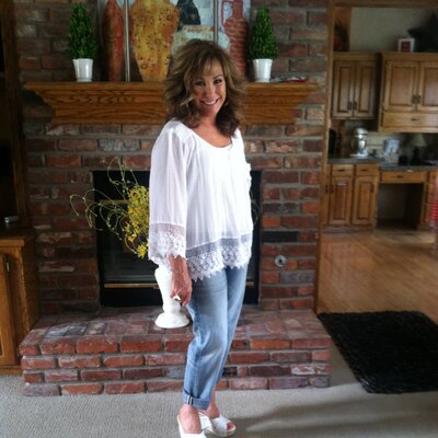 Profile Picture of Mary Linstroth (@___mare_) on Twitter
