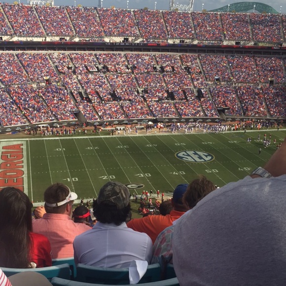 Profile Picture of Ruby Arthur (@rubyc1_) on Poshmark