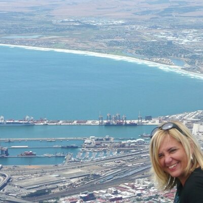 Profile Picture of Kim Seaton (@KarmaKimilean) on Twitter