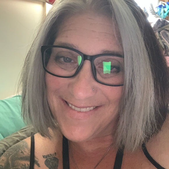 Profile Picture of Joyce Grassmyer (@joycegrassmyer) on Poshmark