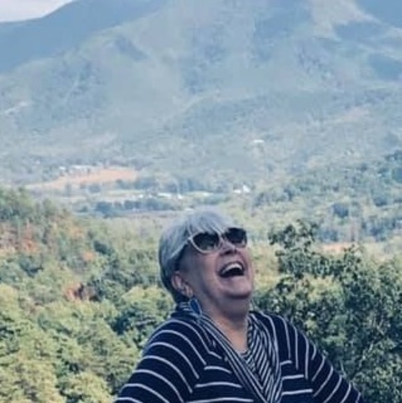 Profile Picture of Joyce Emery (@nanaemery6) on Poshmark