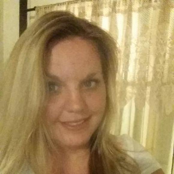 Profile Picture of Chasity Arledge (@carledgev) on Poshmark